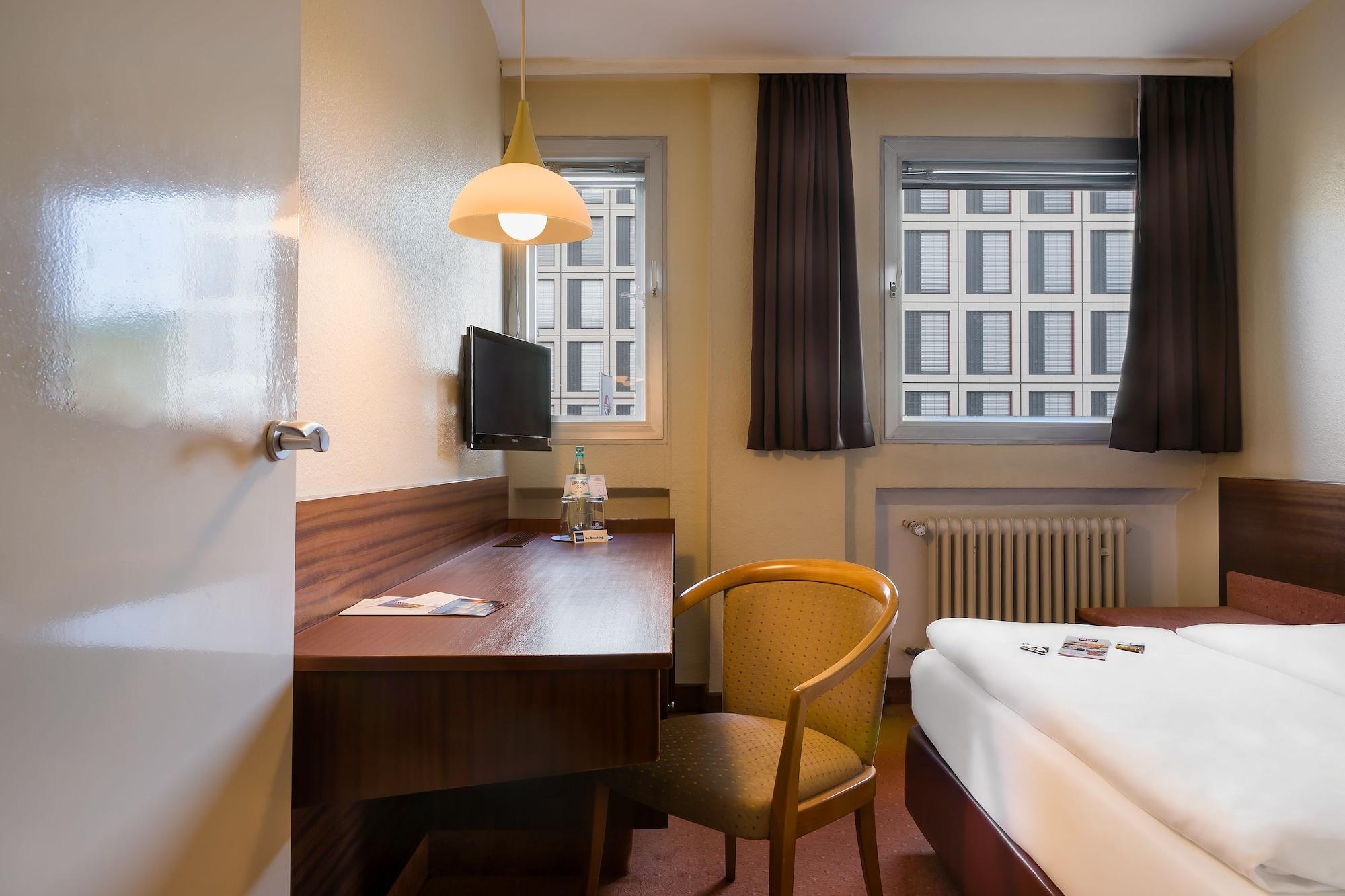 Plaza Inn Rieker Stuttgart Hauptbahnhof Eksteriør billede
