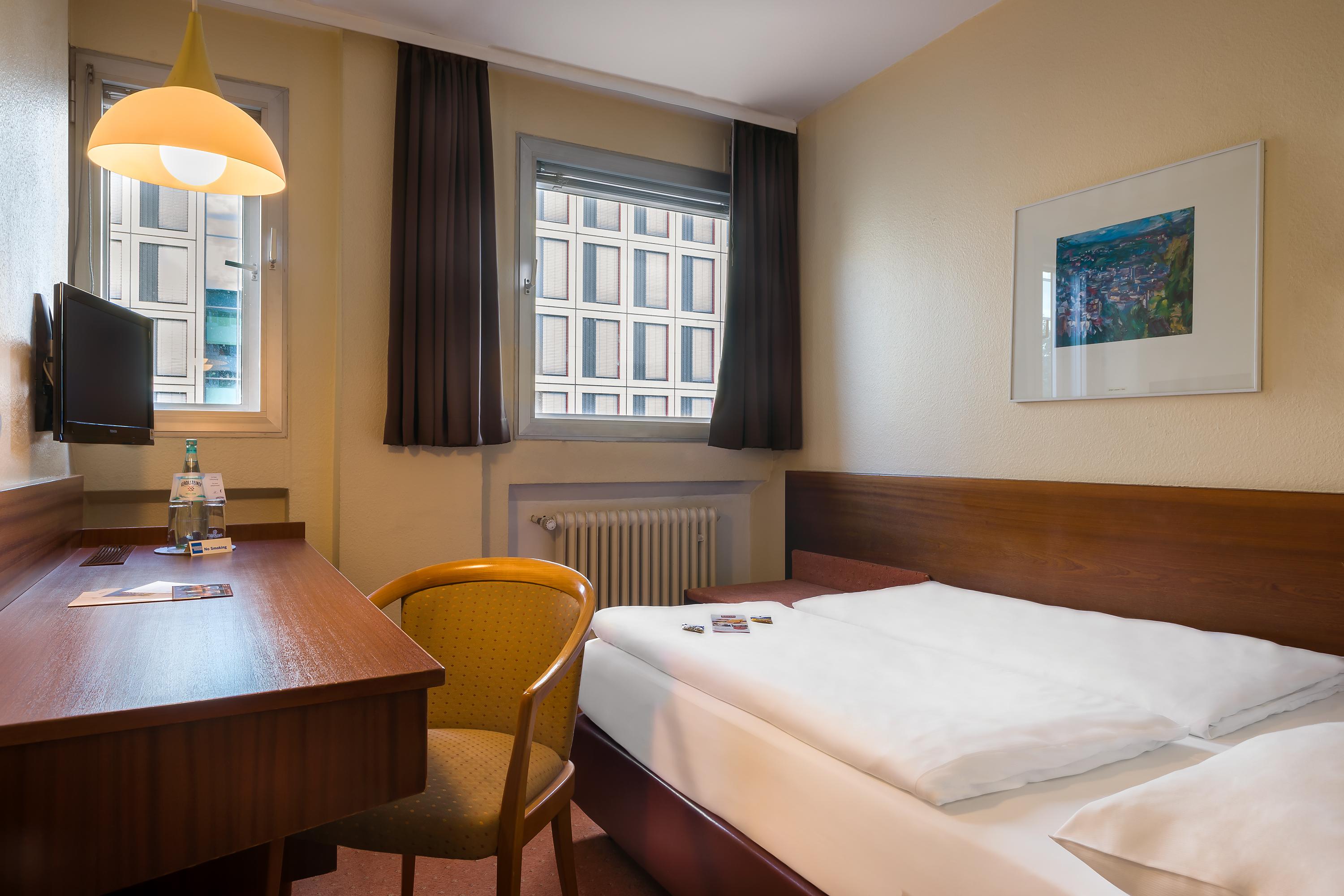 Plaza Inn Rieker Stuttgart Hauptbahnhof Eksteriør billede