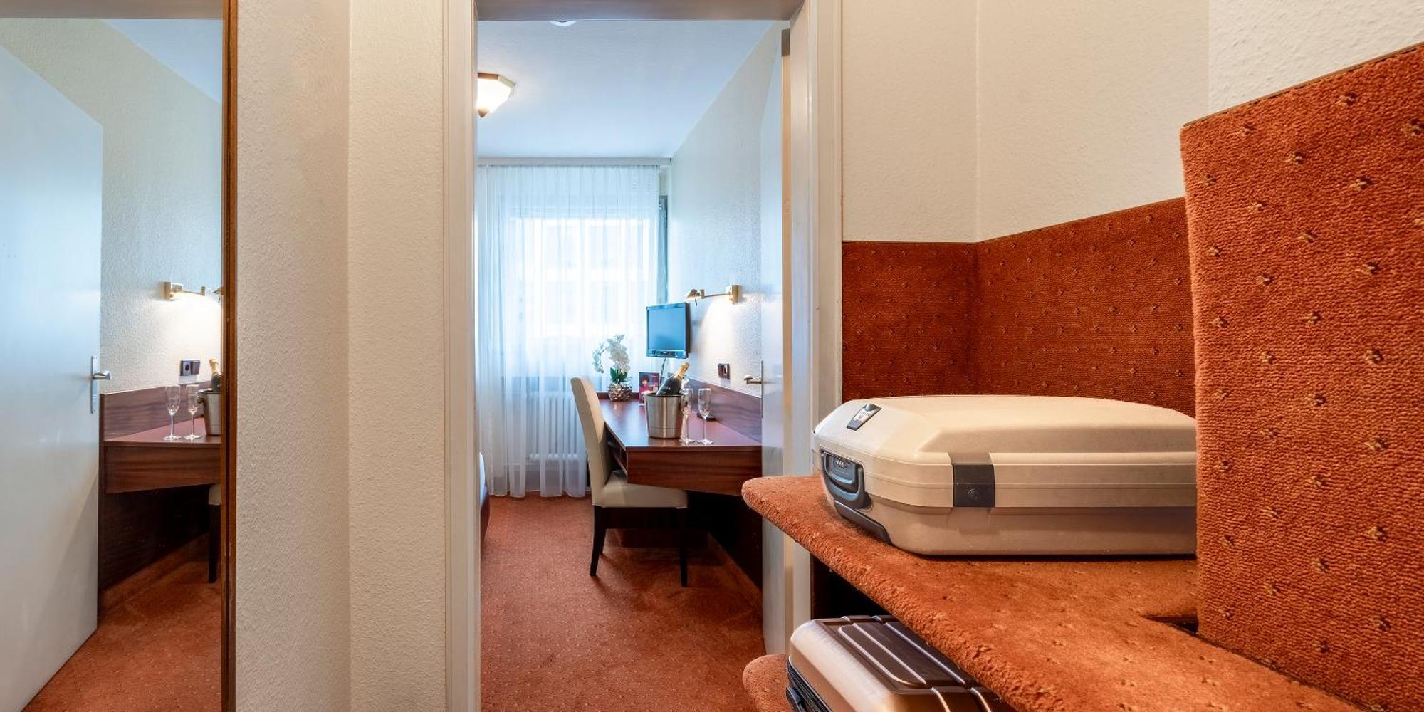 Plaza Inn Rieker Stuttgart Hauptbahnhof Eksteriør billede